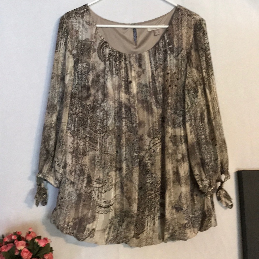 3/4 Sleeve Lined Blouse.
